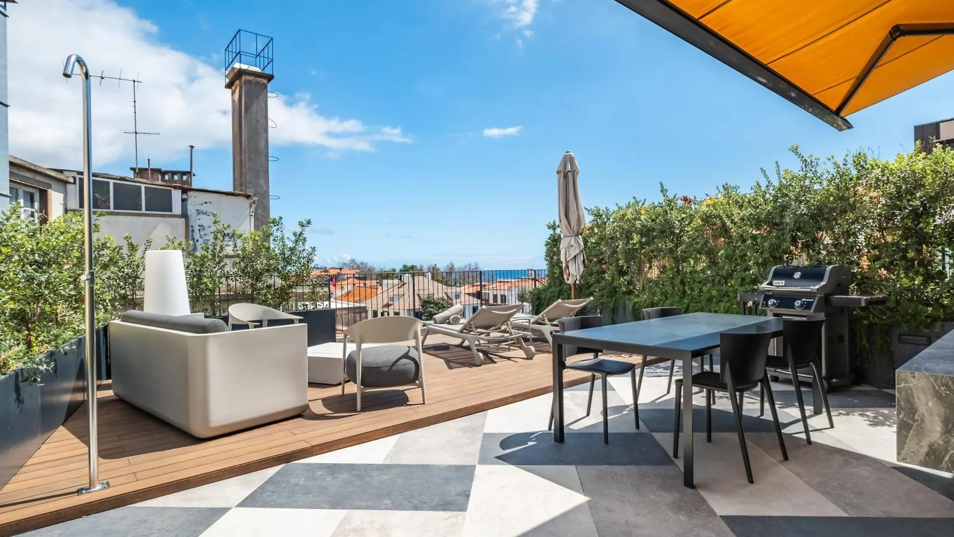 Terrace, Grill & Infinity Pool At Savoy Insular Apartment Funchal  Funchal (Madeira)