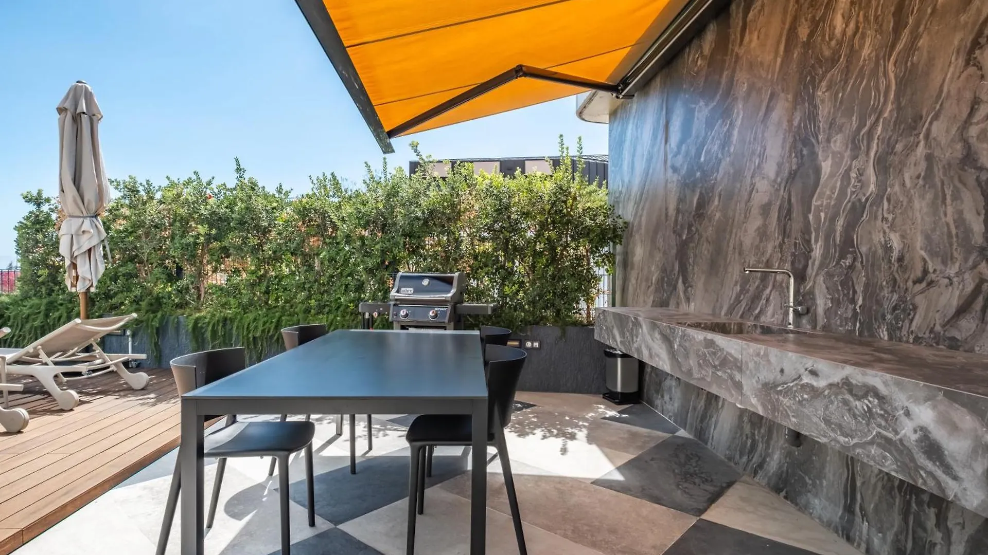Terrace, Grill & Infinity Pool At Savoy Insular Apartment Funchal