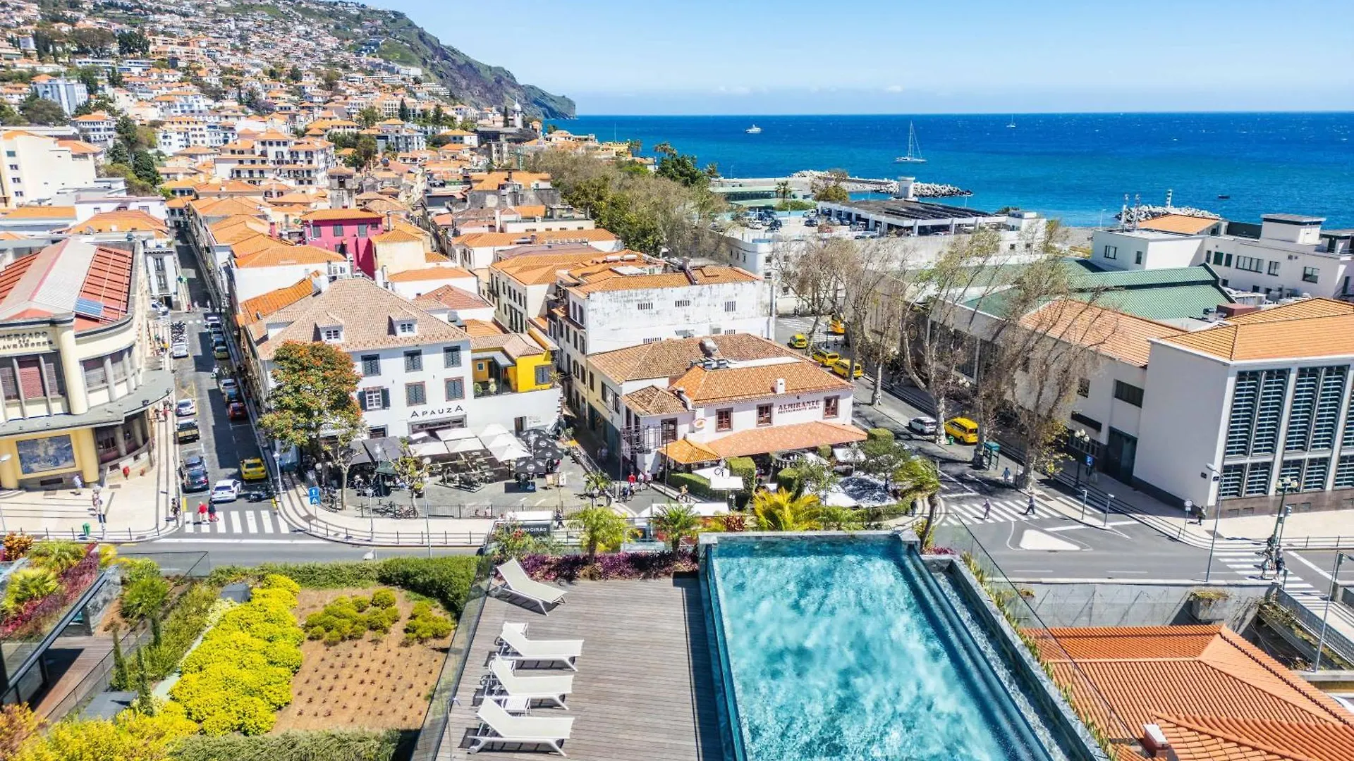 Terrace, Grill & Infinity Pool At Savoy Insular Apartment Funchal